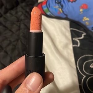 Jeffree Star Velvet Trap Lipstick Shade Basic HTML NEW